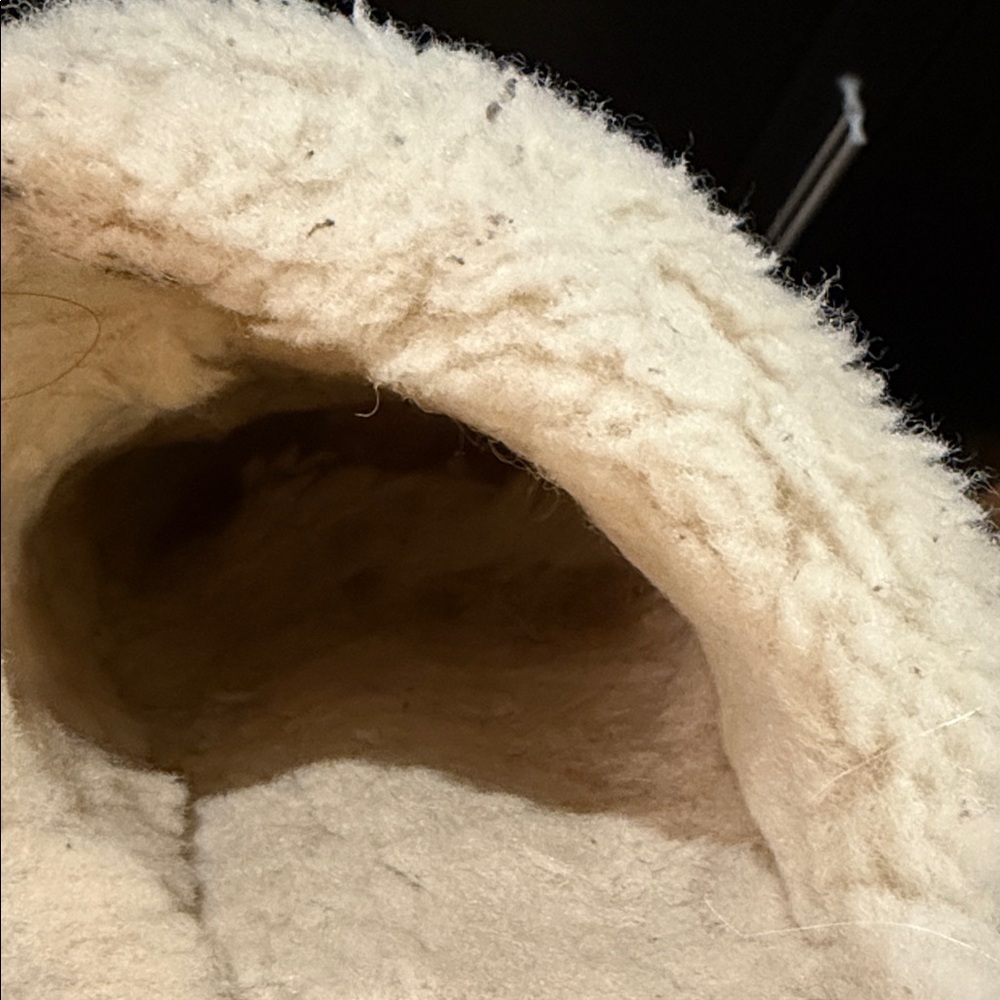 Ugg Cozy Gray and Cream Slippers hard bottom sz 8 1/2 wool shoes sweater - Picture 6 of 8